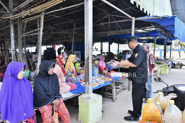 Bupati dan Wabup Inhil Lakukan Penyemprotan Disinfektan hingga ke Kecamatan
