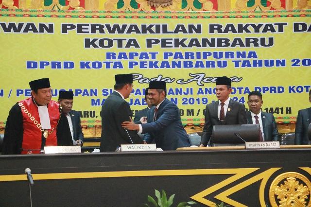 45 Anggota DPRD Pekanbaru Periode 2019-2024 Resmi Dilantik