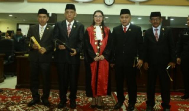 Empat Unsur Pimpinan DPRD Inhil Masa Jabatan 2019-2024 Resmi Dilantik