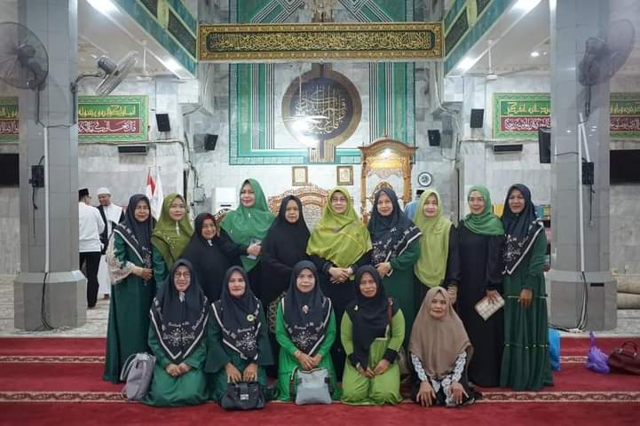 Bupati HM Wardan dan Istri Hadiri Maulid Nabi di Mesjid Agung Al Huda Tembilahan