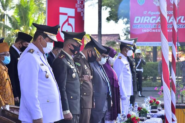 Bupati Wardan Jadi Irup Pengibaran Bendera HUT RI ke-75 Inhil