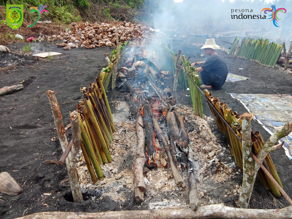 Masak 1000 Lemang dan Ketupat Jadi Tradisi Tahunan