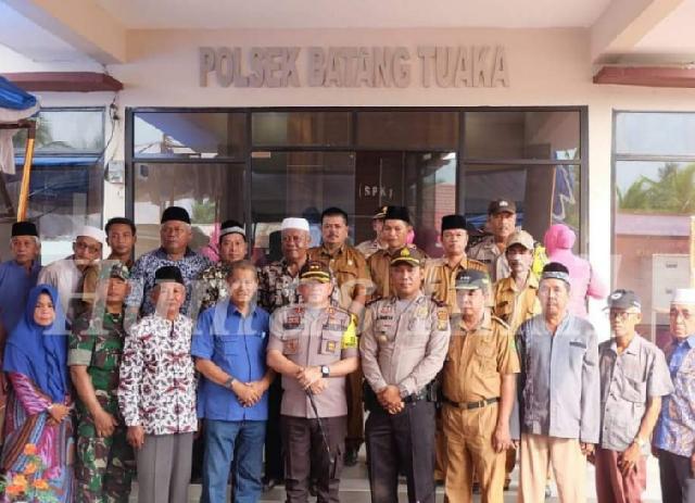 Wabup Inhil Hadiri Peresmian Kantor Polsek Batang Tuaka